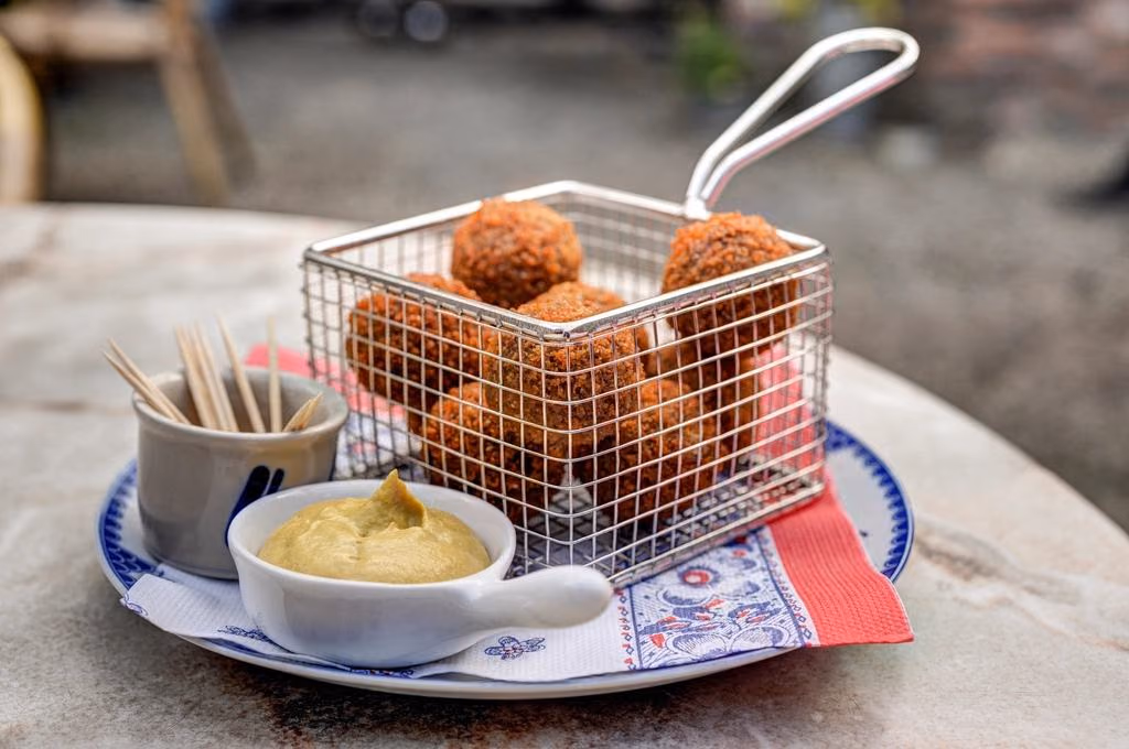 Croquetas caseras recién fritas